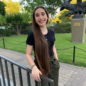 Meet your Posher, Alondra